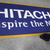 Hitachi Ltd. said Friday that it has agreed to sell half of its stake in subsidiary Hitachi Construction Machinery Co. for about ¥182.4 billion. | REUTERS