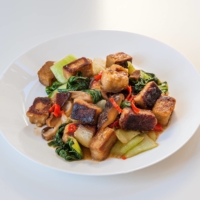 Adding freeze-dried tofu to your vegetable stir-fry will provide a much-needed dose of protein. | MAKIKO ITOH
