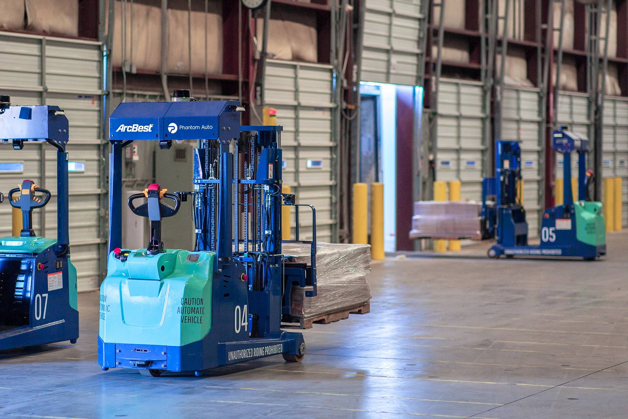 An unmanned forklift developed by ArcBest Corp. and Phantom Auto. | REUTERS