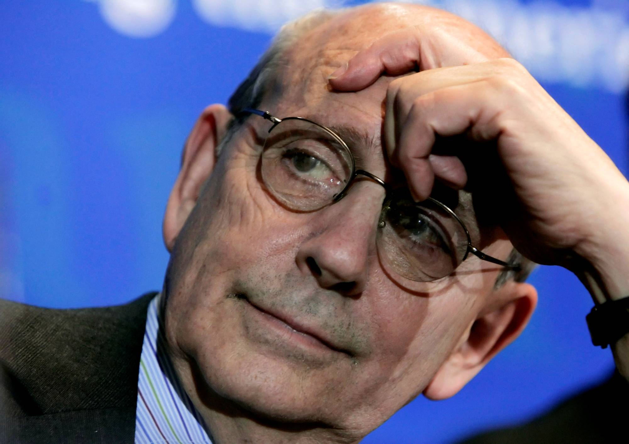 U.S. Supreme Court Justice Stephen Breyer participates in a discussion in Washington in 2007. | REUTERS 