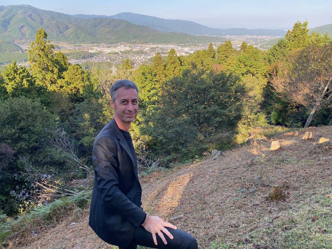 Chris Glenn, author of “The Battle of Sekigahara,” was appointed as Sekigahara’s tourism ambassador after the publication of his first book on the historic battle in 2014. | COURTESY OF CHRIS GLENN