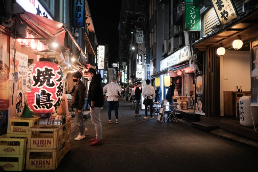 From avoiding the 'three Cs' — closed spaces, crowded places and close-contact settings — to complying with voluntary stay at home requests, the majority of the public has displayed a high level of self-restraint amid emergency decrees. | SOICHIRO KORIYAMA / BLOOMBERG