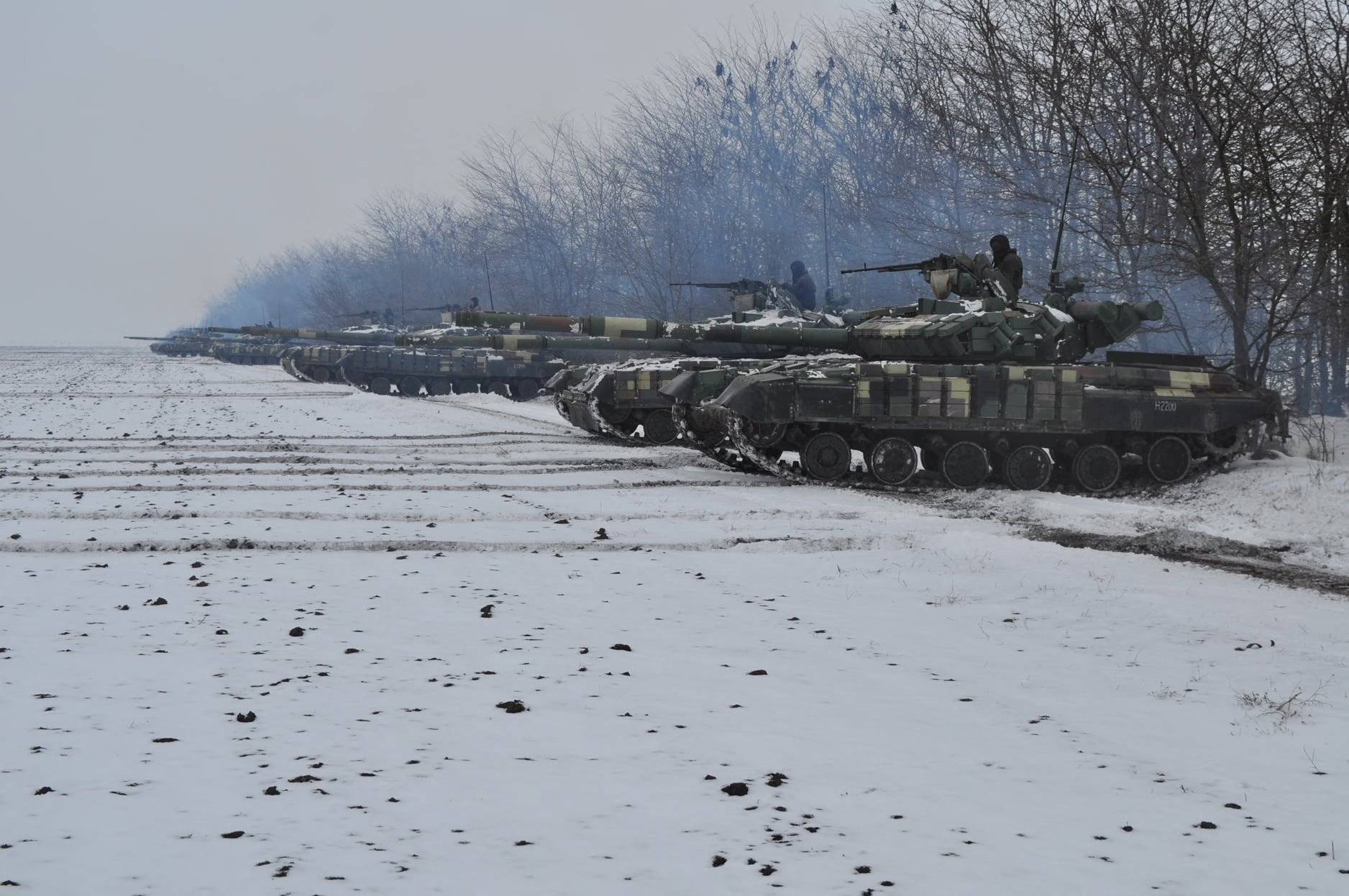 Ukrainian Armed Forces personnel during drills at a training ground in the Dnipropetrovsk region, Ukraine, on Tuesday. | Press service of the Ukrainian Armed Forces General Staff / via REUTERS 