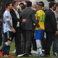 The Sept. 5 World Cup qualifier between Brazil and Argentina was halted shortly after kickoff when health officials declared several Argentine players to have violated the country\'s border regulations. | AFP-JIJI