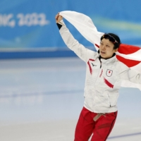 Miho Takagi set an Olympic record to win gold in the women\'s 1,000-meter speedskating final. | REUTERS
