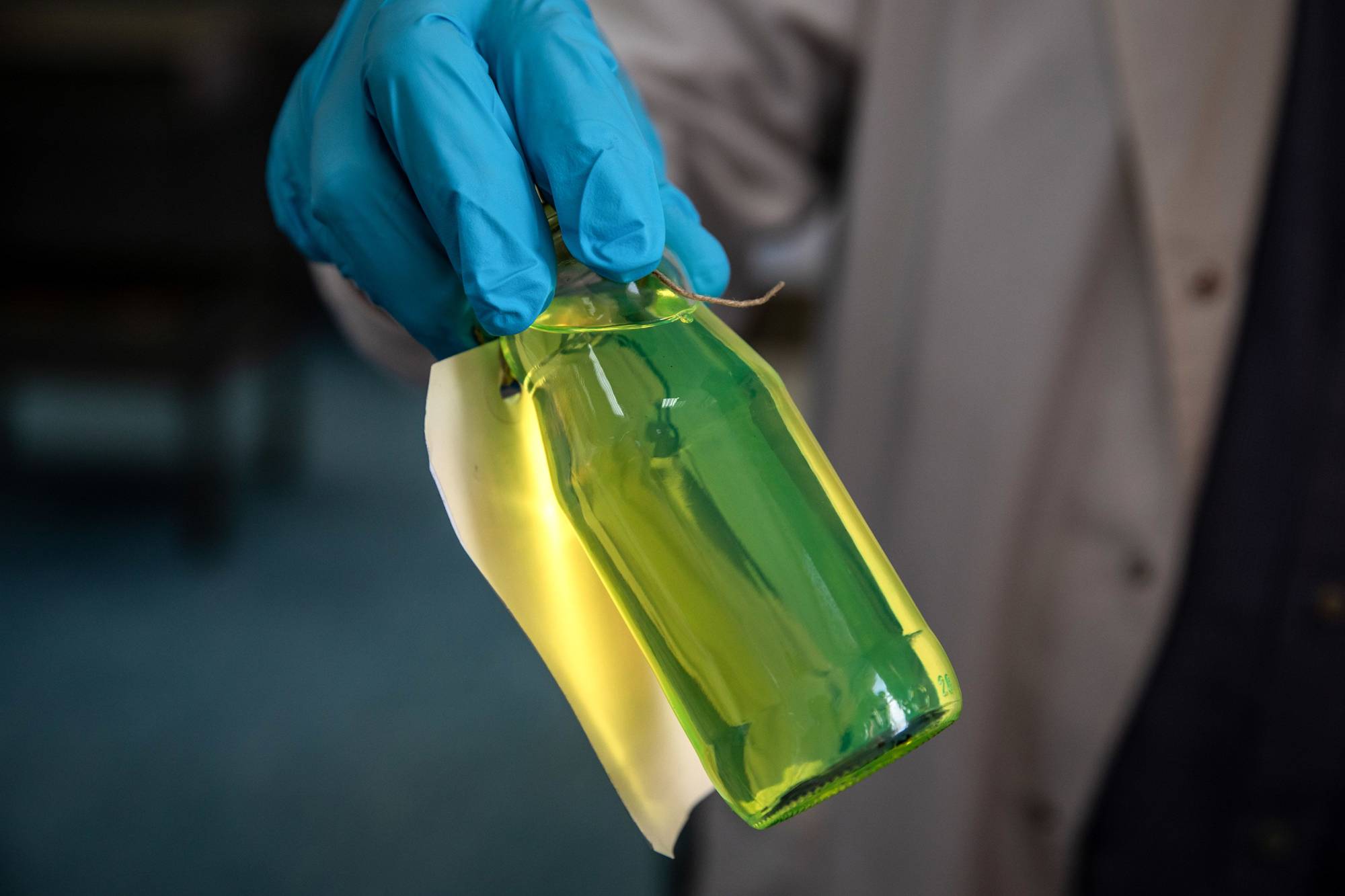 A bottle of diesel in the laboratory of Repsol SA's Cartagena oil refining complex in Cartagena, Spain | BLOOMBERG