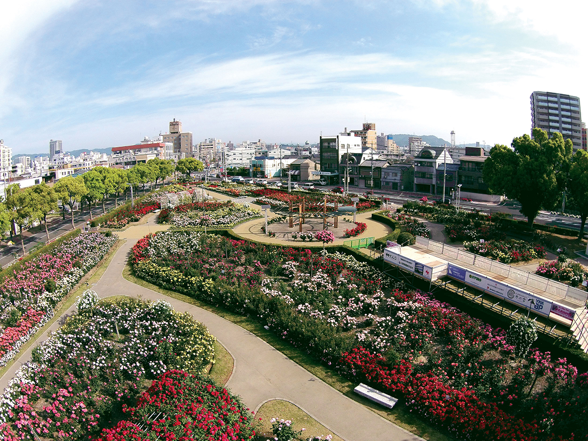<i>Bara Koen</i> (Rose Park) received the Award of Garden Excellence from the World Federation of Rose Societies in May 2006. | FUKUYAMA CITY
