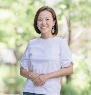 Mari Hirata, a public relations specialist and president of Freelance Association Japan, says the stagnant economy and erosion of Japan’s job security has seen the number of freelance workers and those taking on side jobs grow. | COURTESY OF FREELANCE ASSOCIATION JAPAN