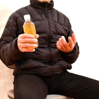 A man with \'diepnophobia\' speaks during an interview. | NISHINIPPON SHIMBUN

