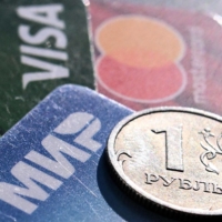 Diplomatic standoffs and economic curbs have sparked questions over whether and how Russia will make $117 million (¥13.83 billion) in interest payments due Wednesday. | AFP-JIJI