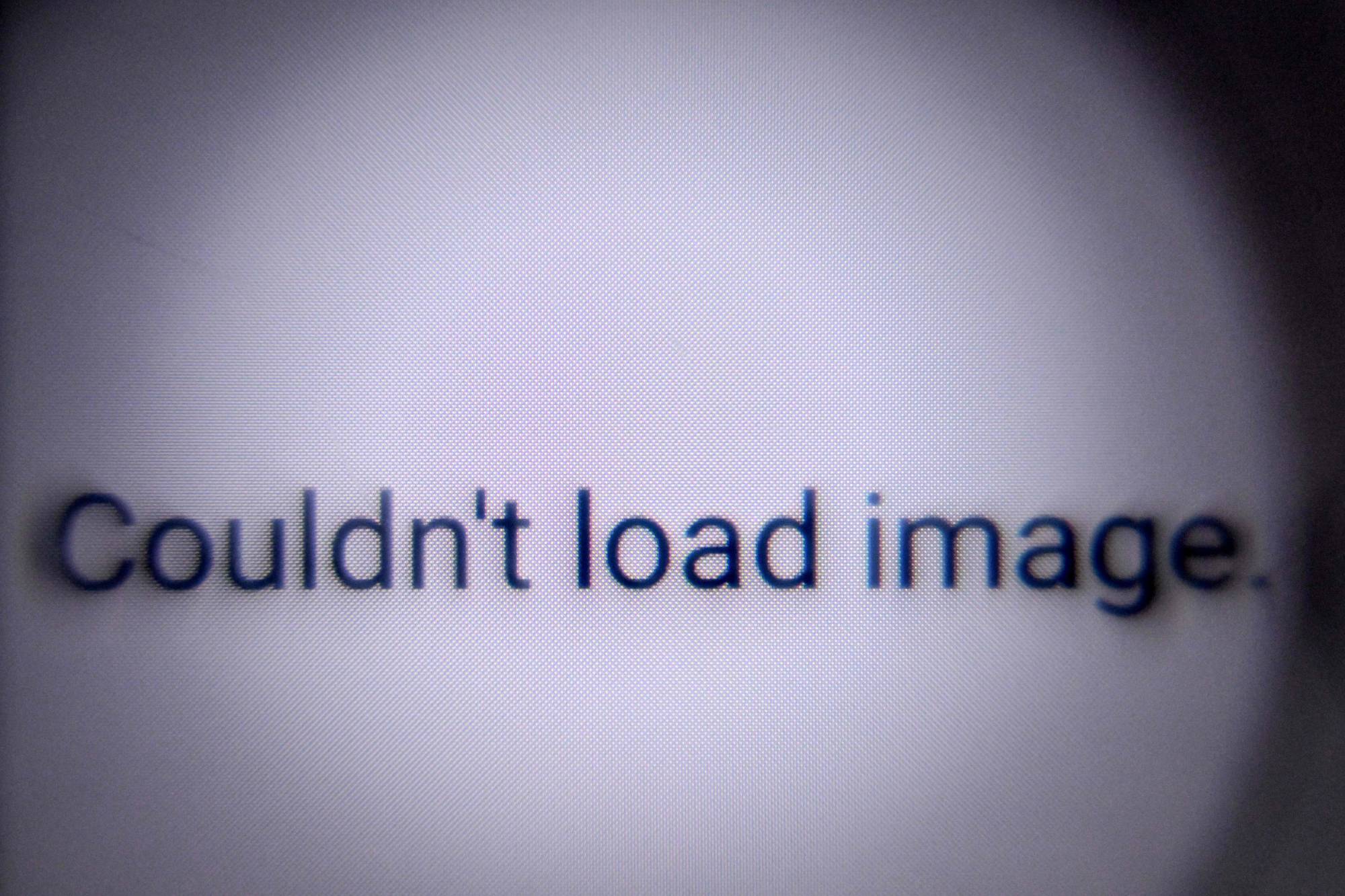 A message from Instagram is seen on a smartphone screen in Moscow on March 14, after access to the social networking app was cut off in Russia. | AFP-JIJI