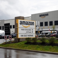 An Amazon facility in Staten Island | BLOOMBERG 