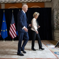 U.S. President Joe Biden and Ursula von der Leyen, the president of the European Commission, walk at the U.S. Mission in Brussels on Friday. The United States announced a deal with European leaders on Friday to increase shipments of natural gas to help wean Europe off Russian energy.   | DOUG MILLS/THE NEW YORK TIMES