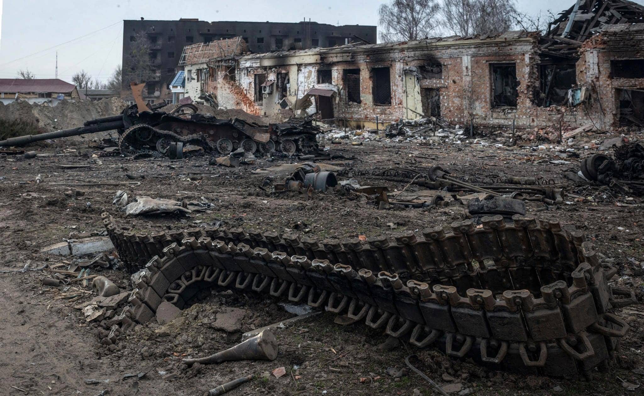 A Russian tank destroyed following a battle in the town of Trostyanets, in Ukraine's Sumy region, on Sunday | GENERAL STAFF OF THE ARMED FORCES OF UKRAINE / via AFP-Jiji