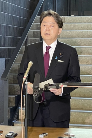 Foreign Minister Yoshimasa Hayashi is planning to attend a NATO meeting in Brussels in April, sources say. | KYODO