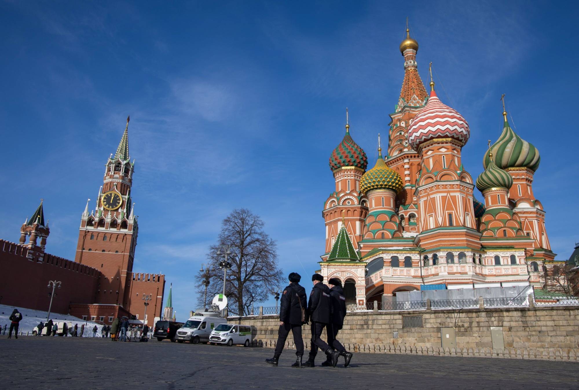 Russia Sanctions Hurt Tourism Recovery - Bloomberg