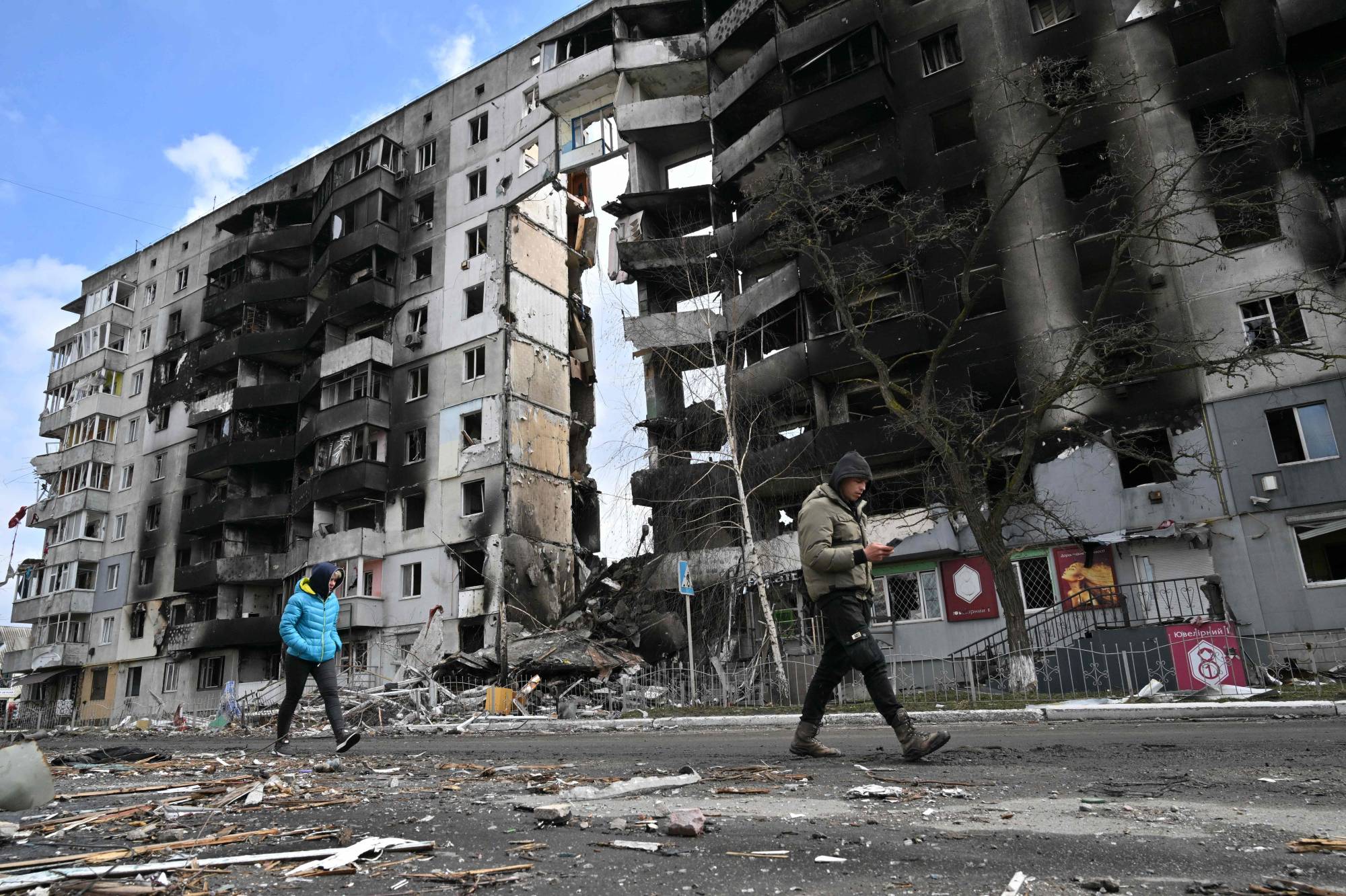 Destroyed buildings in the town of Borodianka, northwest of Kyiv, on Monday | AFP-JIJI