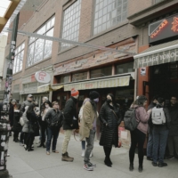 People line up around the block to dine at Angel\'s Share and Village Yokocho on one of their final nights before closing in the East Village in Manhattan on March 31.
 | HARUKA SAKAGUCHI / THE NEW YORK TIMES