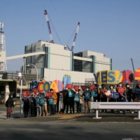 Protesters oppose the construction of new coal units at Yokosuka Power Plant in March. | COURTESY OF JAPAN BEYOND COAL
