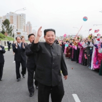 North Korean leader Kim Jong Un attends the inauguration ceremony of the Pothong Riverside Terraced Residential District in Pyongyang on Wednesday. | KCNA / KNS / VIA AFP-JIJI

