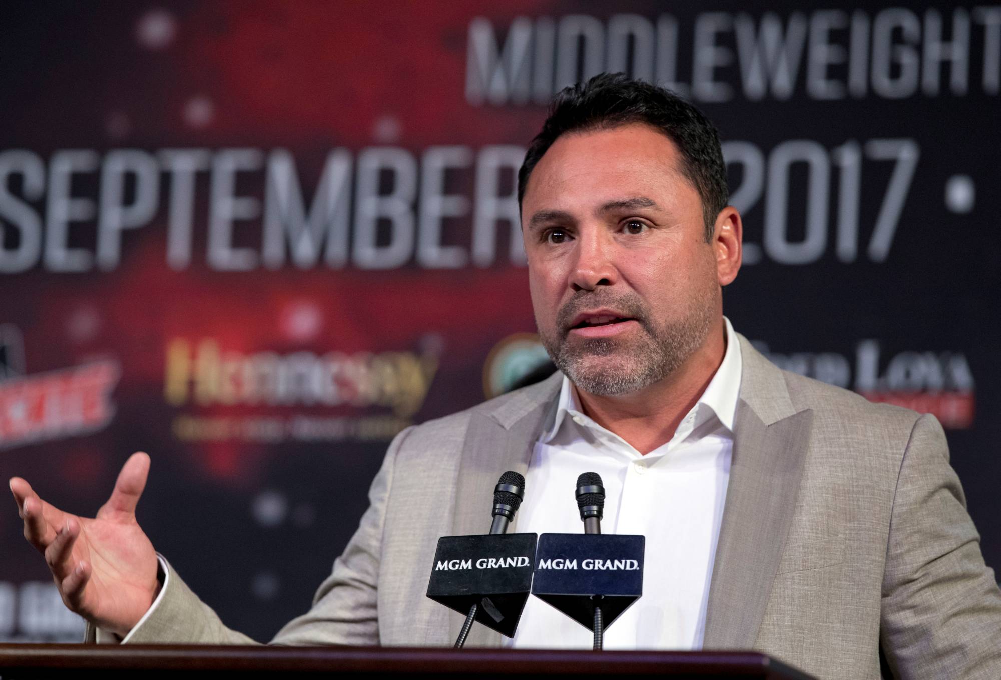 Oscar De La Hoya expresses desire to end feud with UFC president The Japan Times