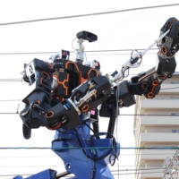 JR West plans to use robots to reduce dangerous maintenance work by human staff by 30%, while eliminating work-related deaths from falls and electric shock. | JR WEST
