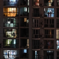 Many residents remain at home on Friday during the COVID-19 lockdown in the Jing\'an district in Shanghai.  | AFP-JIJI