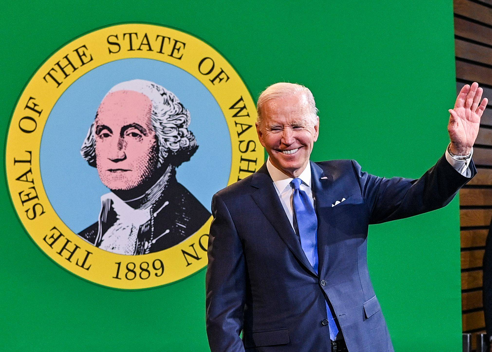 U.S. President Joe Biden speaks on lowering costs for consumers at Green River College in Auburn, Washington, on April 22.  | AFP-JIJI