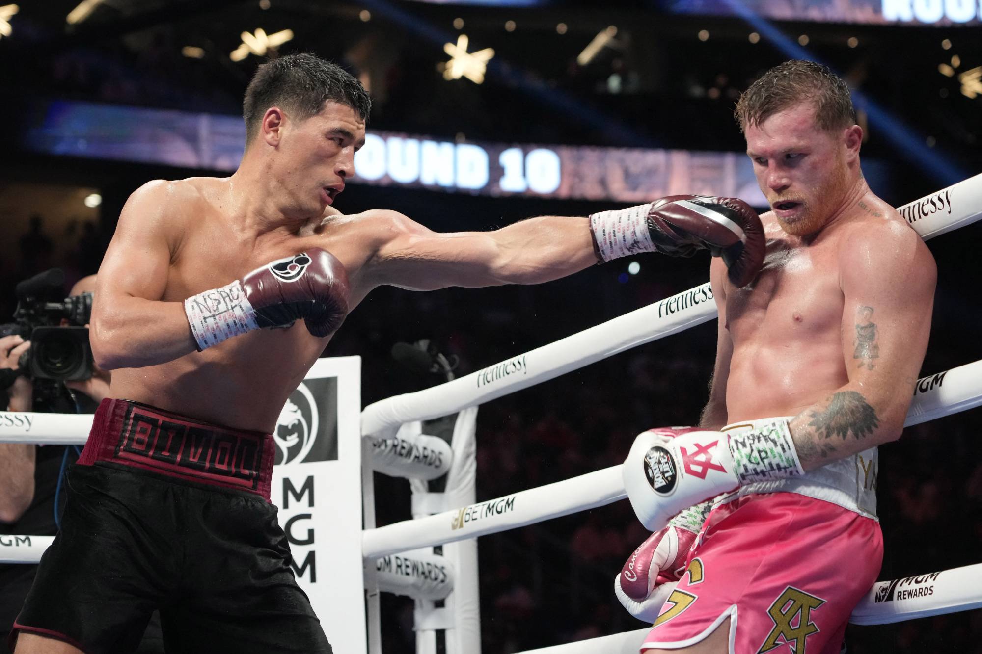 Disciplined Dmitry Bivol stuns Canelo Alvarez to retain world title - The  Japan Times