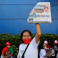 A supporter of Ferdinand Marcos Jr. in the city of Mandaluyong, the Philippines, on Tuesday | REUTERS 