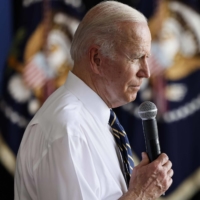 U.S. President Joe Biden speaks during a visit to a family farm in Kankakee, Illinois, United States, on Wednesday. | BLOOMBERG