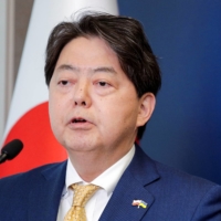 Foreign Minister Yoshimasa Hayashi told his Ukrainian counterpart that Russia must be \"held accountable over its atrocities,\" calling its actions \"unacceptable.\"  | AGENCJA WYBORCZA.PL / VIA REUTERS