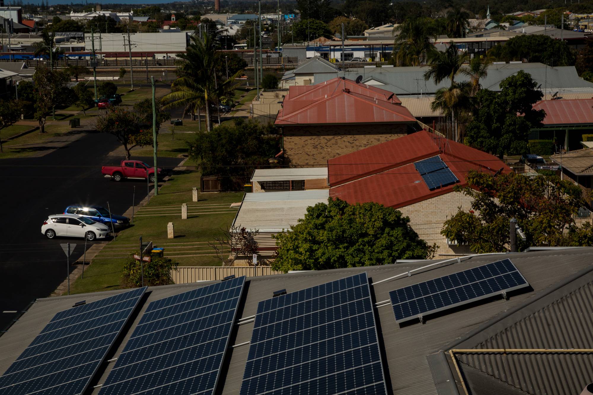 More than 1 in 4 homes in Australia now have solar panels, outpacing every other major economy; they provide electricity for about one-fifth of what it costs through the traditional grid. | Faye Sakura / The New York Times