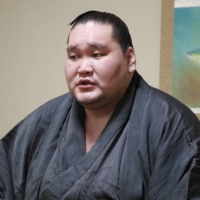 Terunofuji discusses his seventh Emperor\'s Cup title during a news conference on Monday. | JAPAN SUMO ASSOCIATION