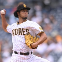 Padres starter Yu Darvish pitches against the Brewers in San Diego on Thursday. | USA TODAY / VIA REUTERS