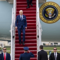 U.S. President Joe Biden disembarks Air Force One at Joint Base Andrews in Maryland on Tuesday.For the Biden administration, what began as an effort to make sure Russia did not have an easy victory over Ukraine is now sees a chance to punish Russian aggression, weaken Putin, shore up NATO. | DOUG MILLS / THE NEW YORK TIMES