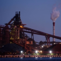 Nippon Steel Corp. is thinking about pushing more price hikes, as it expects the prices of iron ore and coal, the two main inputs for steel production, to stay at high levels. | BLOOMBERG