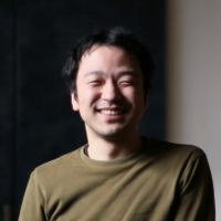 信岡良亮氏