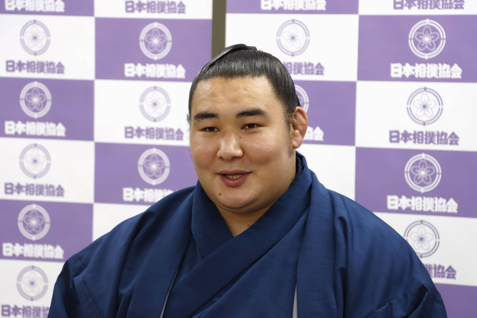 Oshoma discusses his promotion to jūryō during a news conference at Ryogoku Kokugikan on May 25. | Japan Sumo Association