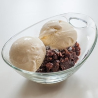 Add a few scoops of ice cream for an irresistible warm-weather treat.  | MAKIKO ITOH
