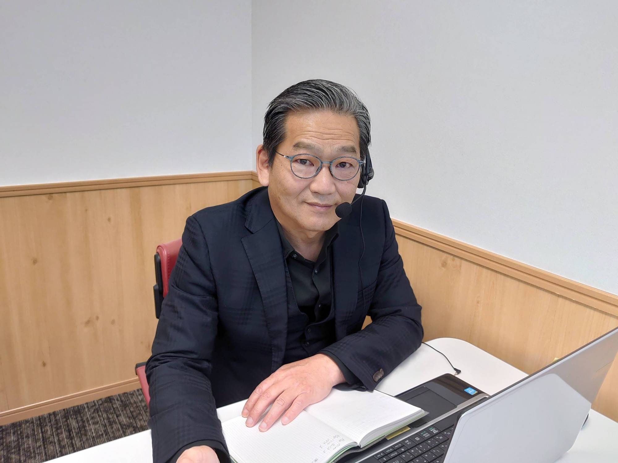 Yuzo Kikumoto, CEO of counseling service Kikiwell and author of “Date Masuku Izonsho” (“Date Mask Addiction”), has seen a number of clients who sought counseling regarding their obsessive mask use since the pandemic began. | Courtesy of Yuzo Kikumoto