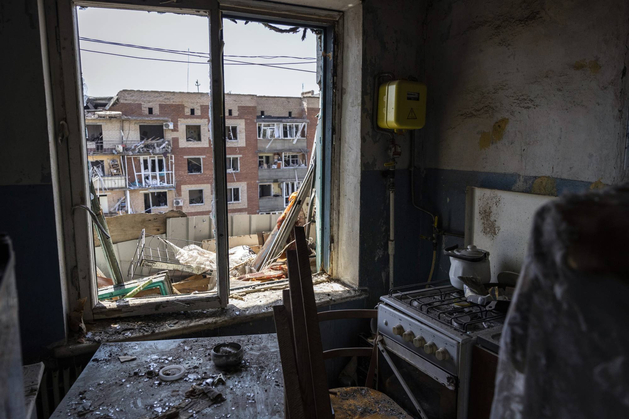 The kitchen of a heavily damaged apartment on Tuesday, after a Russian missile strike overnight on an apartment complex in Sloviansk, in eastern Ukraine. | Ivor Prickett / The New York Times