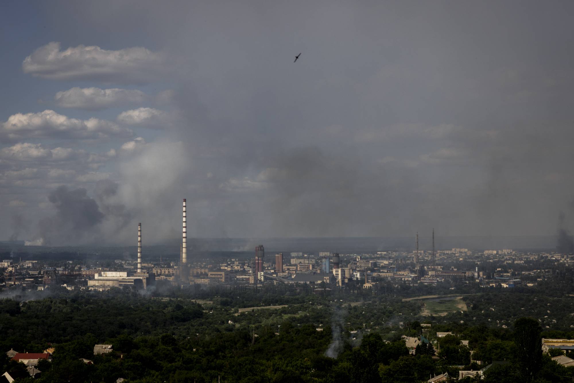 Smoke fills the sky over Sievierodonetsk where intense fighting is taking place between Russian and Ukrainian forces. | Ivor Prickett / The New York Times 