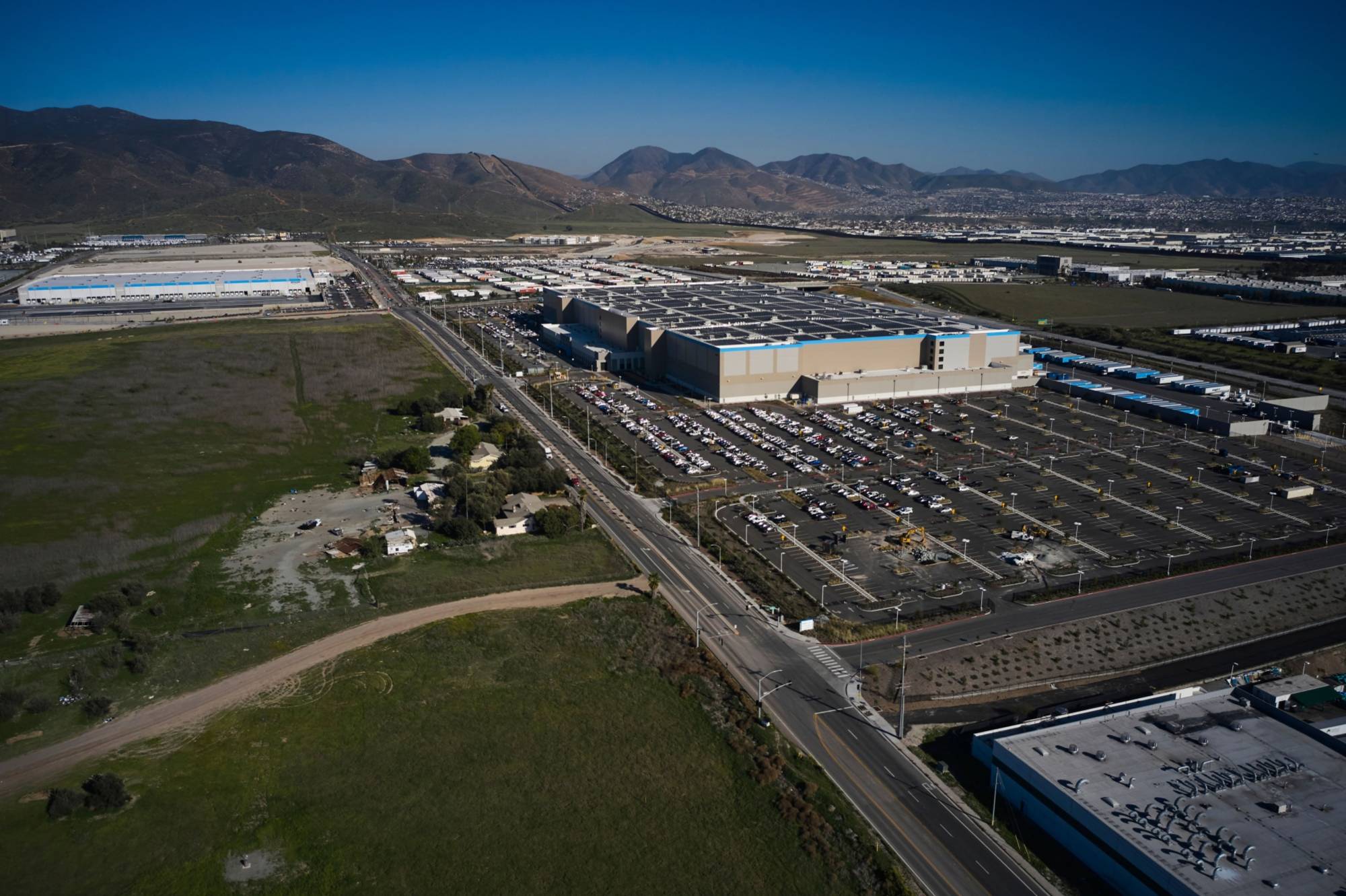 Amazon developed this multistory fulfillment center in San Diego, California. | Bloomberg