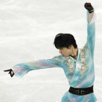 Yuzuru Hanyu participates in the men\'s single free skating event at the 2022 Beijing Olympics on Feb. 10. | REUTERS