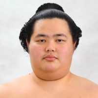Kotonowaka is one of 49 wrestlers from the Sadogatake and Tamanoi stables  who either caught the virus or came into close contact with someone testing positive. | KYODO