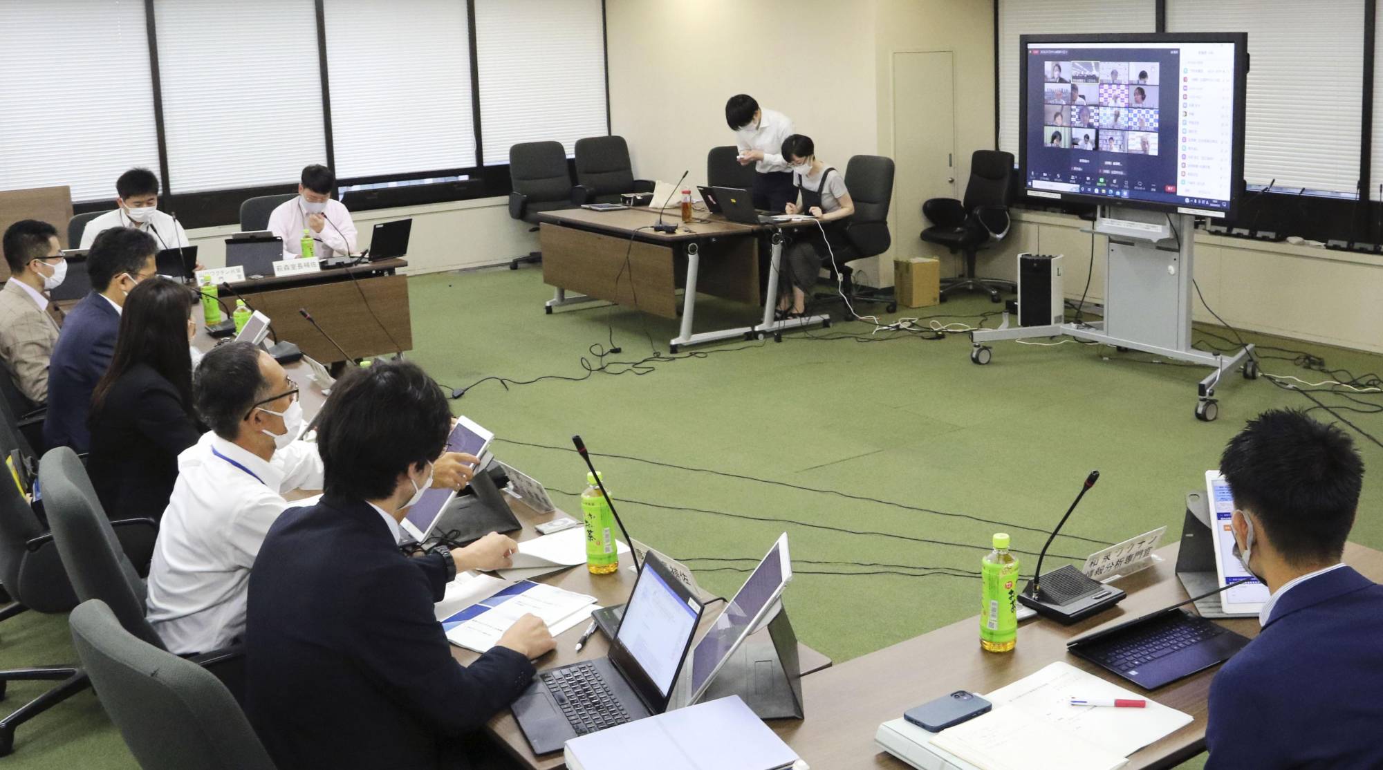 A health ministry panel meeting on vaccines | KYODO