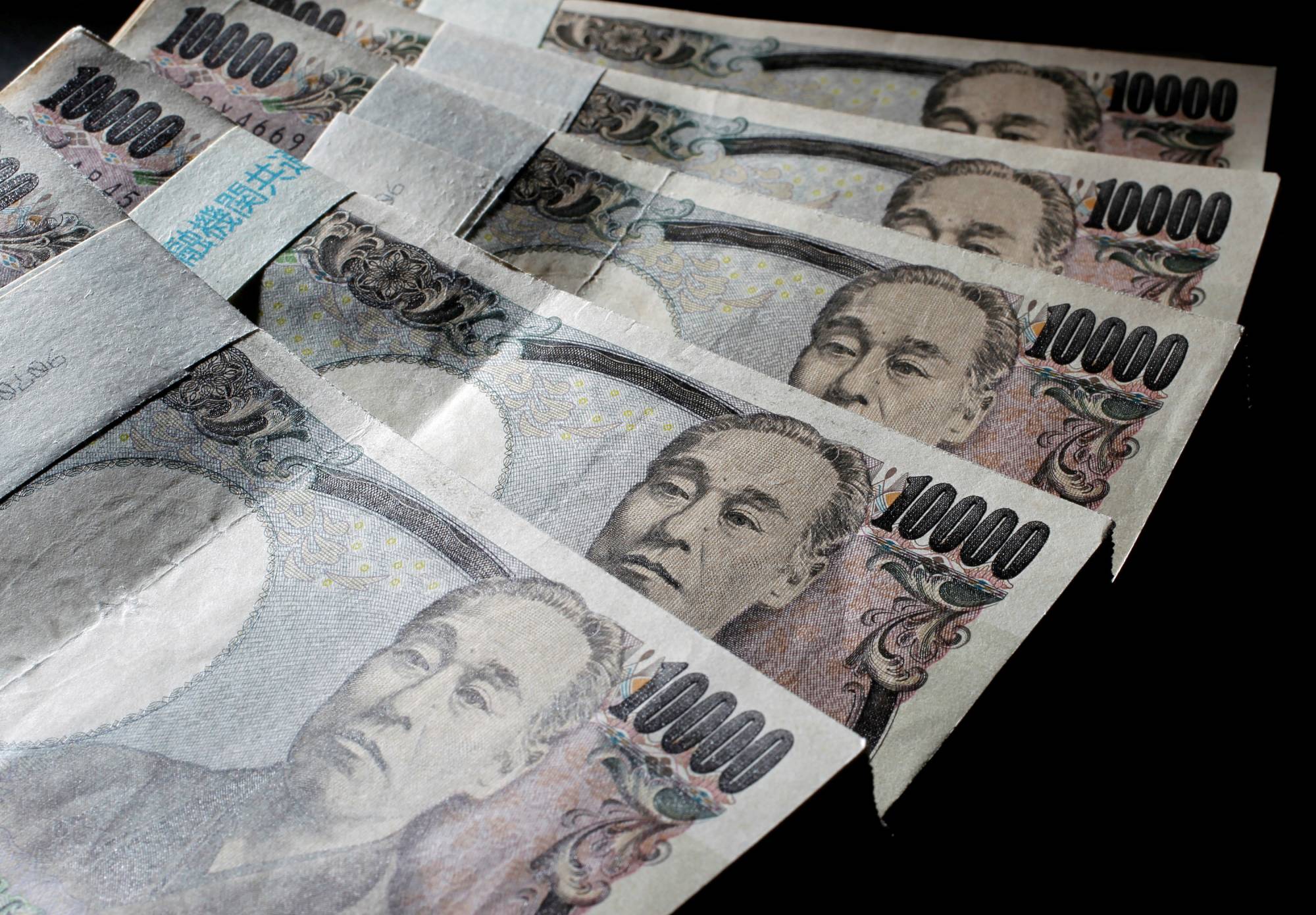 The resurgent yen has hit a level that has traders wondering if a technical rebound may turn into a rally that derails the foreign exchange world’s favorite short. | REUTERS