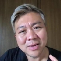 Pavin Chachavalpongpun talks about an attack on him by someone he didn’t know during an online interview on July 7. | NISHINIPPON SHIMBUN
