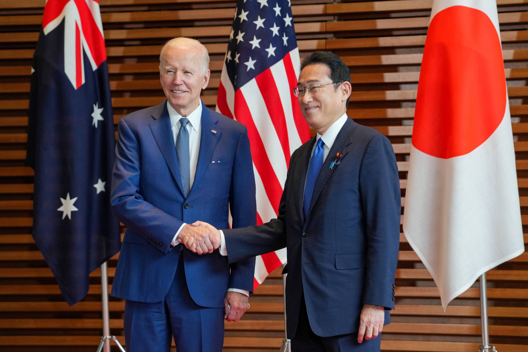 U.S. President Joe Biden and Prime Minister Fumio Kishida at the entrance hall of the Prime Minister’s Office in Tokyo on May 24 | POOL / VIA REUTERS